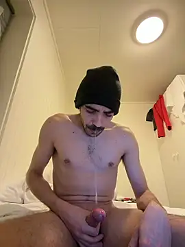 wolfwhite95 online show from March 5, 2026, 1:01 am