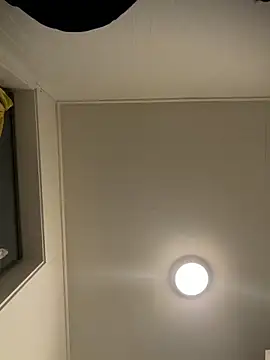 wolfwhite95 online show from March 21, 2026, 10:13 pm