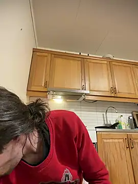 wolfwhite95 online show from April 17, 2026, 10:46 pm