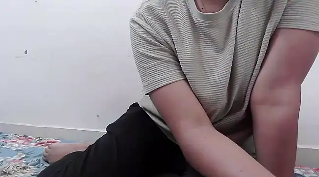 Snapshot of ANANYA-TIWARI chatting on February 5, 2025, 6:56 am ANANYA-TIWARI online show from February 5, 2025, 6:56 am