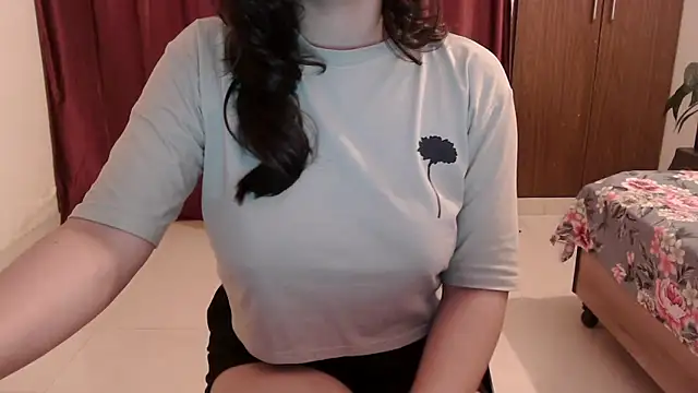 Snapshot of ANANYA-TIWARI chatting on October 1, 2025, 5:24 am ANANYA-TIWARI online show from October 1, 2025, 5:24 am