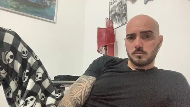 alessandromori91 online show from December 15, 2025, 10:03 pm