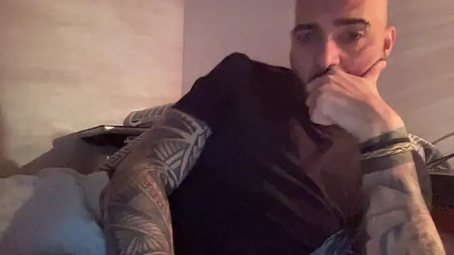 alessandromori91 online show from December 22, 2025, 10:18 pm