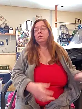 Snapshot of MsShelby40 chatting on February 5, 2026, 6:12 pm MsShelby40 online show from February 5, 2026, 6:12 pm