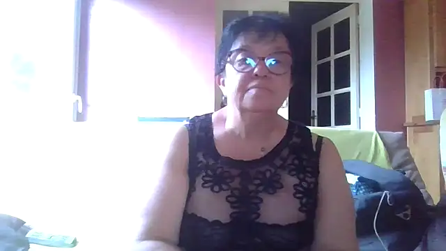 Vandeae44 online show from June 1, 2026, 7:26 pm