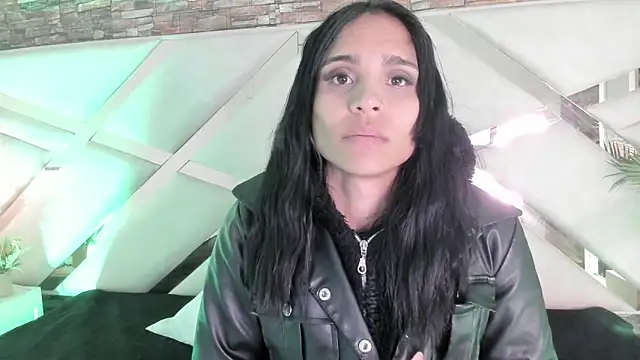 sophie pariss online show from December 20, 2025, 2:51 am