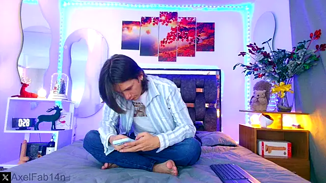 Snapshot of Alex_and_Fabian chatting on December 21, 2024, 6:23 pm Alex and Fabian online show from December 21, 2024, 6:23 pm
