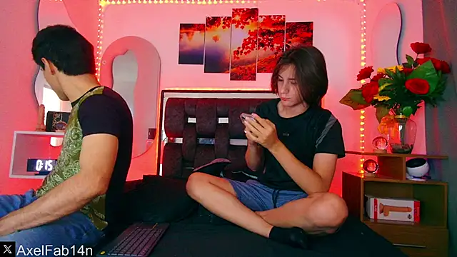 Snapshot of Alex_and_Fabian chatting on January 31, 2025, 6:36 pm Alex and Fabian online show from January 31, 2025, 6:36 pm