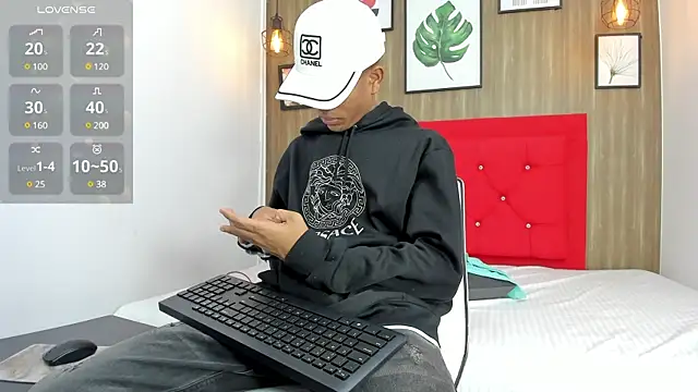 Snapshot of Hotkoljeixxx chatting on December 17, 2024, 3:17 am Hotkoljeixxx online show from December 17, 2024, 3:17 am