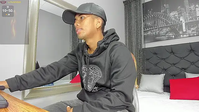 Snapshot of Hotkoljeixxx chatting on March 15, 2025, 4:13 am Hotkoljeixxx online show from March 15, 2025, 4:13 am