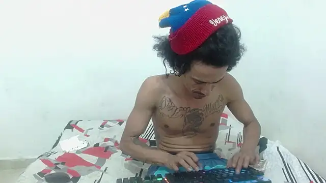 damian bottom bigcock online show from December 2, 2024, 10:45 pm