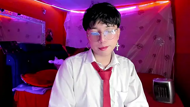 Snapshot of AnggelONfiree chatting on September 19, 2025, 12:23 am AnggelONfiree online show from September 19, 2025, 12:23 am