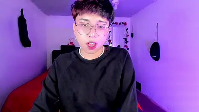 AnggelONfiree online show from July 17, 2026, 2:51 am