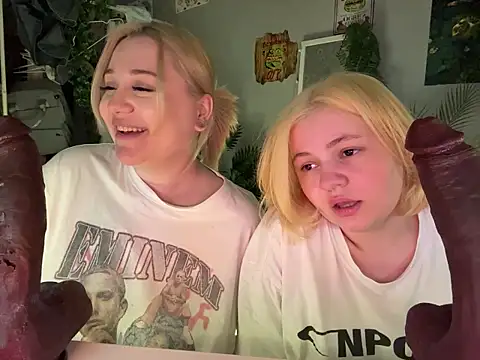 DaisyBooom online show from February 20, 2026, 8:20 pm