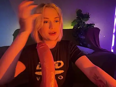 DaisyBooom online show from May 22, 2026, 6:46 pm