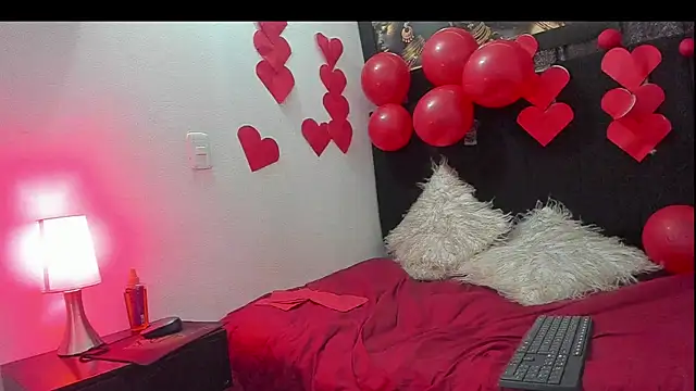 Evaaross 2345 online show from February 14, 2025, 5:36 pm