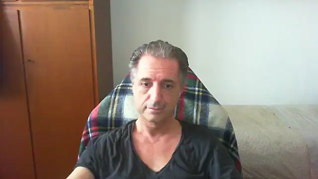 lliuk70mi online show from April 10, 2026, 12:43 pm