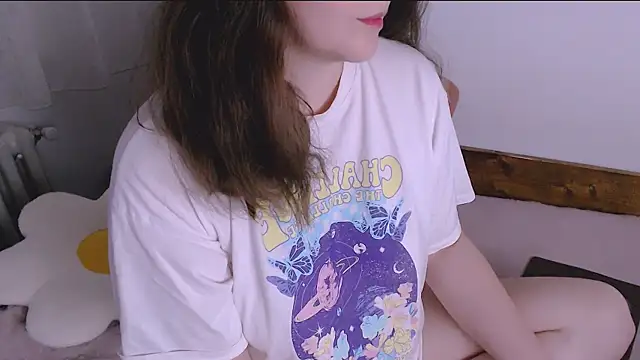 ChubbyMaia online show from April 18, 2026, 4:33 pm