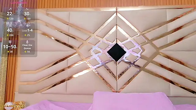 Snapshot of littleebonymommy chatting on February 28, 2026, 2:56 am littleebonymommy online show from February 28, 2026, 2:56 am