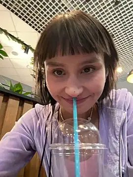 bigbabykiki online show from December 15, 2024, 12:49 pm