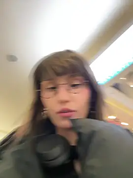 bigbabykiki online show from February 16, 2025, 4:32 pm