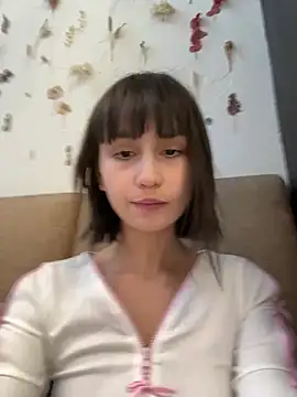 bigbabykiki online show from February 19, 2025, 6:44 am