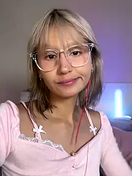 bigbabykiki online show from September 10, 2025, 6:35 am