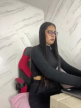 Snapshot of CAM_21X chatting on March 13, 2025, 1:18 pm CAM 21X online show from March 13, 2025, 1:18 pm