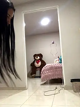 Snapshot of CAM_21X chatting on October 6, 2025, 10:23 am CAM 21X online show from October 6, 2025, 10:23 am