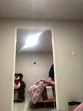 Snapshot of CAM_21X chatting on October 7, 2025, 10:56 am CAM 21X online show from October 7, 2025, 10:56 am