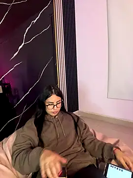 Snapshot of CAM_21X chatting on October 10, 2025, 11:48 pm CAM 21X online show from October 10, 2025, 11:48 pm