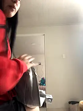 Snapshot of CAM_21X chatting on October 21, 2025, 3:46 pm CAM 21X online show from October 21, 2025, 3:46 pm