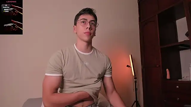 Snapshot of Alexx_oconnor chatting on January 13, 2025, 5:44 am Alexx oconnor online show from January 13, 2025, 5:44 am