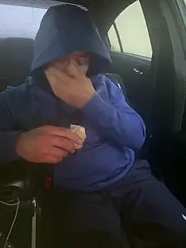 Snapshot of EatMyCake831 chatting on December 17, 2024, 8:21 pm EatMyCake831 online show from December 17, 2024, 8:21 pm