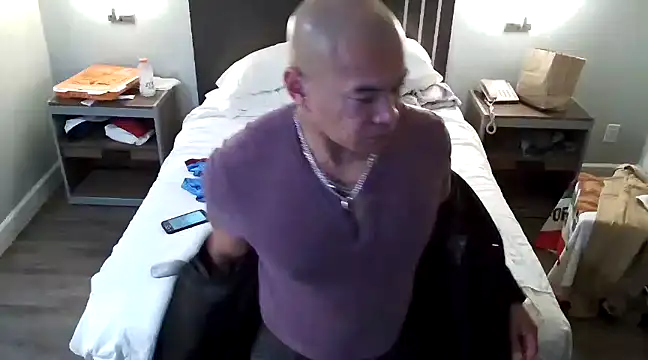 Snapshot of EatMyCake831 chatting on January 11, 2025, 6:45 am EatMyCake831 online show from January 11, 2025, 6:45 am