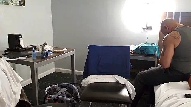 Snapshot of EatMyCake831 chatting on February 9, 2025, 6:43 am EatMyCake831 online show from February 9, 2025, 6:43 am