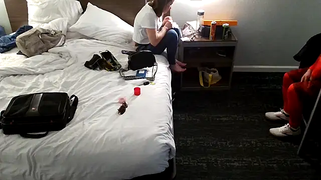 Snapshot of EatMyCake831 chatting on March 5, 2025, 12:05 am EatMyCake831 online show from March 5, 2025, 12:05 am