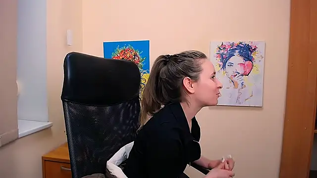 Snapshot of _Nicole_new chatting on March 14, 2025, 6:39 pm  Nicole new online show from March 14, 2025, 6:39 pm