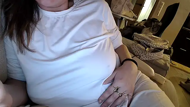 Nina24 online show from March 9, 2025, 9:14 pm