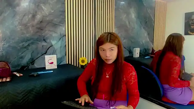 Isalombardi online show from March 13, 2025, 1:18 pm