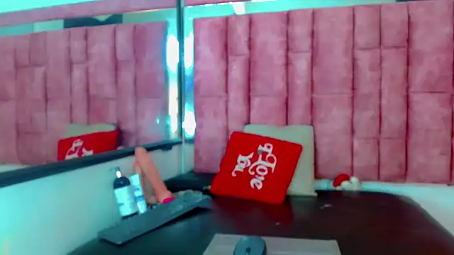 Isalombardi online show from March 16, 2025, 11:49 am