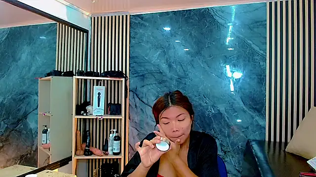 Isalombardi online show from October 21, 2025, 3:18 am