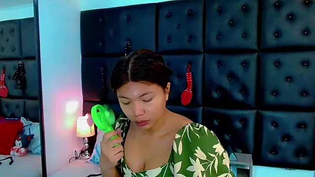 Snapshot of Isalombardi chatting on June 21, 2026, 2:25 am Isalombardi online show from June 21, 2026, 2:25 am