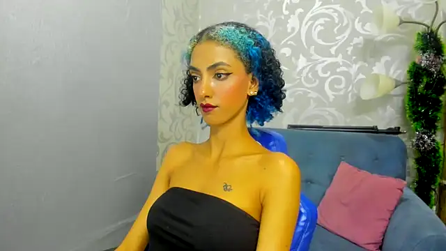 Snapshot of Queen_Cuarxxo chatting on January 11, 2025, 3:02 am Queen Cuarxxo online show from January 11, 2025, 3:02 am