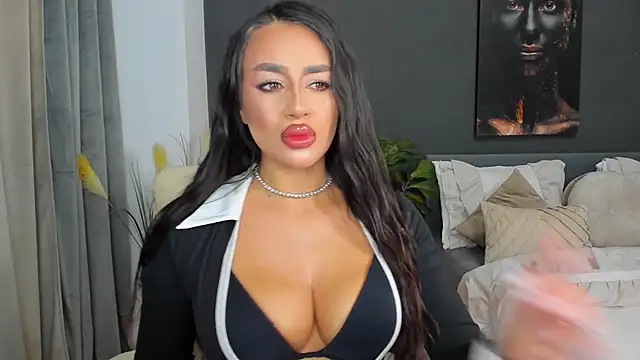 Sonia  Rey online show from October 23, 2025, 3:33 pm