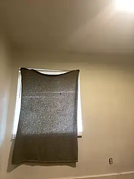 Snapshot of honeybrow chatting on December 29, 2024, 3:35 pm honeybrow online show from December 29, 2024, 3:35 pm