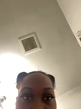 Snapshot of honeybrow chatting on January 15, 2025, 7:12 pm honeybrow online show from January 15, 2025, 7:12 pm