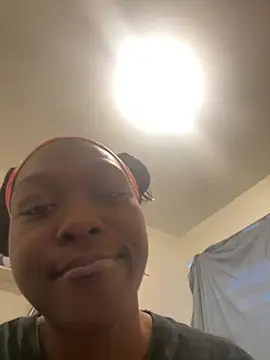 Snapshot of honeybrow chatting on February 27, 2025, 11:26 pm honeybrow online show from February 27, 2025, 11:26 pm