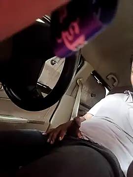 Snapshot of Mmm992170 chatting on February 14, 2025, 11:31 am Mmm992170 online show from February 14, 2025, 11:31 am