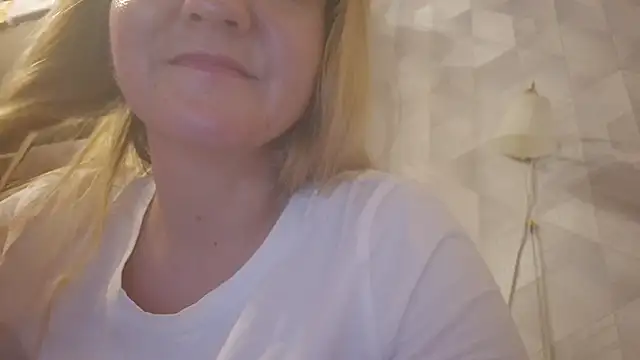 EstrellaWalters online show from November 8, 2025, 5:56 pm